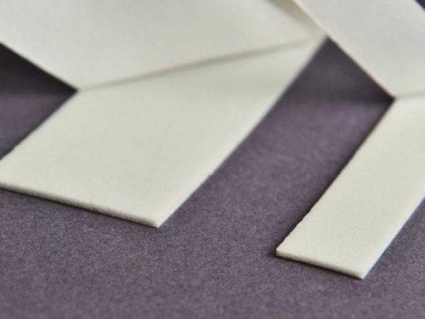 Oboustranná pěnová lepící páska bílá šíře 25 mm