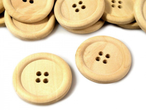 Dřevěný knoflík čtyřdírkový velikost 48"