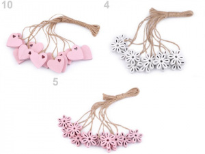 Dřevěné srdce, motýl, květ s provázkem