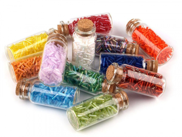 Skleněný rokajl v lahvičce tyčky 2x6 mm