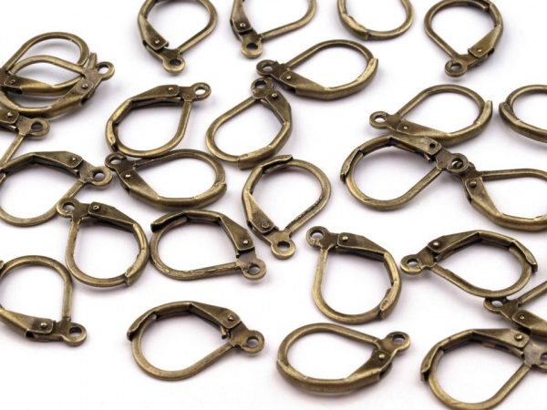 Náušnicové zapínání 13 mm uzavřené